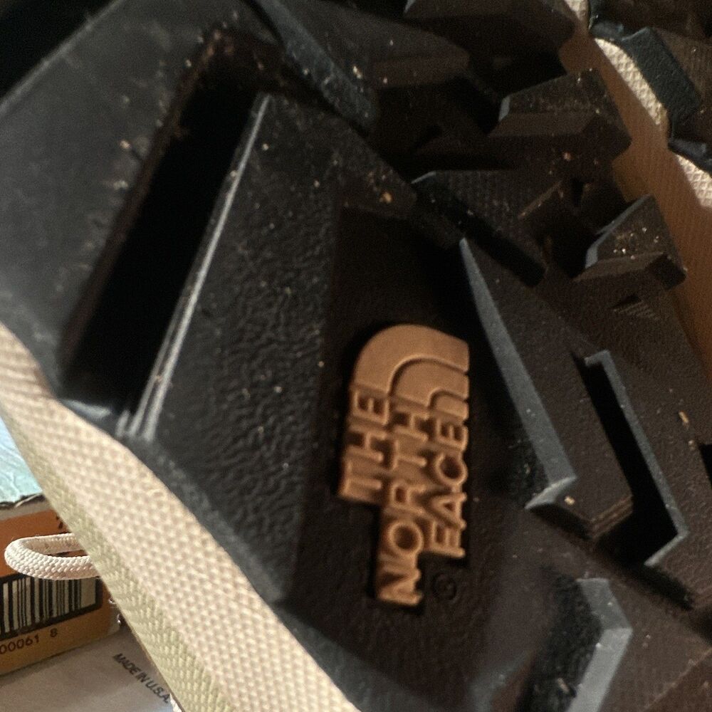 The North Face Women’s Insulated Snow Boots Faux Fur Beige Drawcord Size 10 - Picture 9 of 10